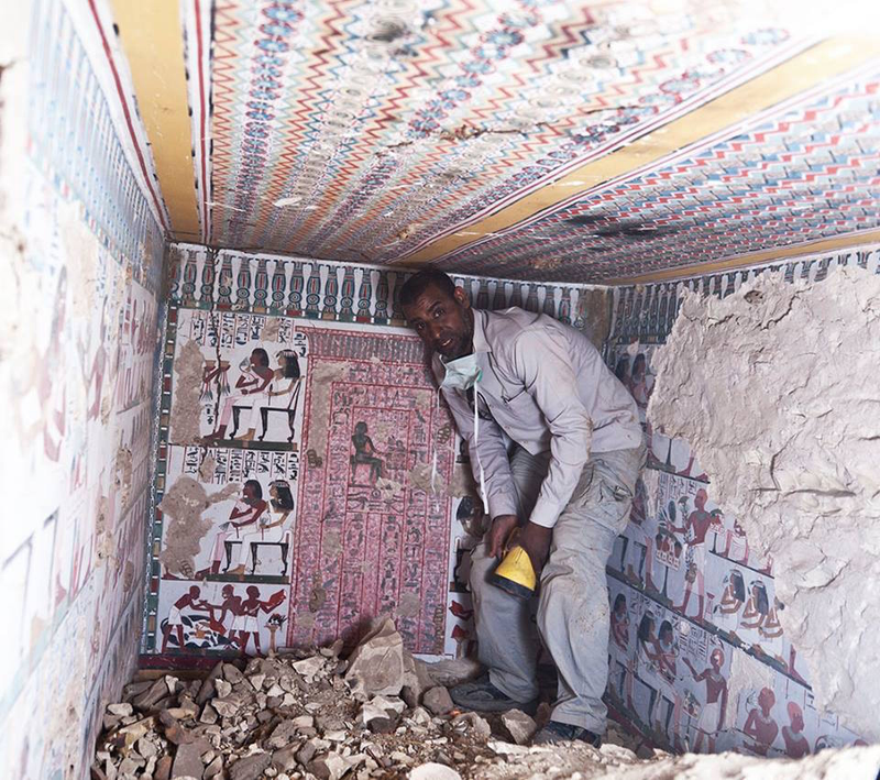 Illustration for article titled Archaeologists Uncover Ancient Egyptian Tombs With Stunning Murals